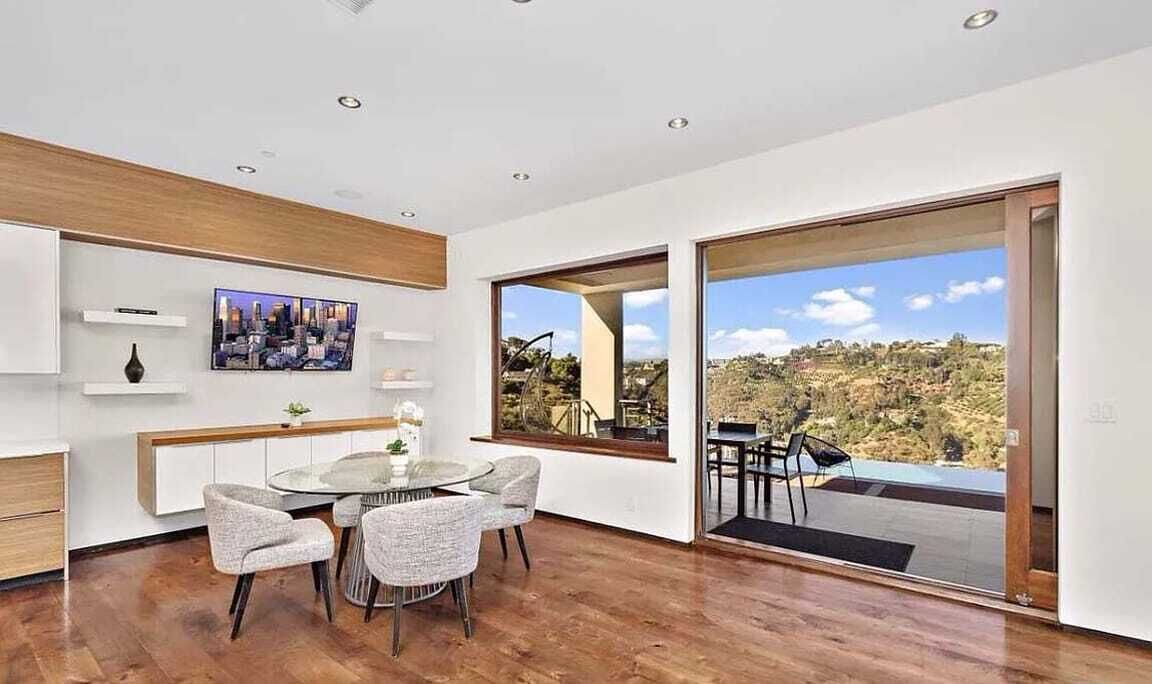 Photo of Others in Bel Air