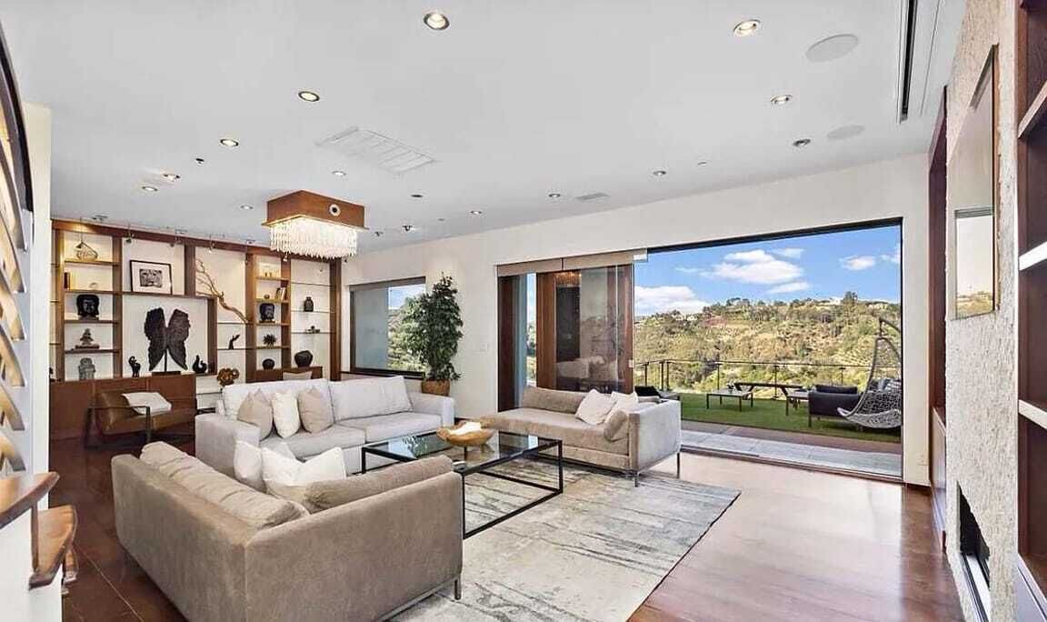 Photo of Others in Bel Air