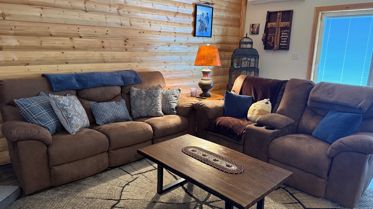 Photo of Livingroom in Long Prairie