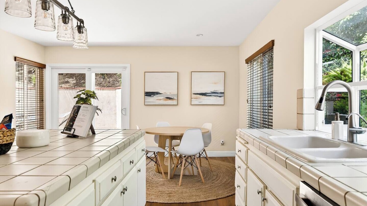 Photo of Kitchen in Newhall