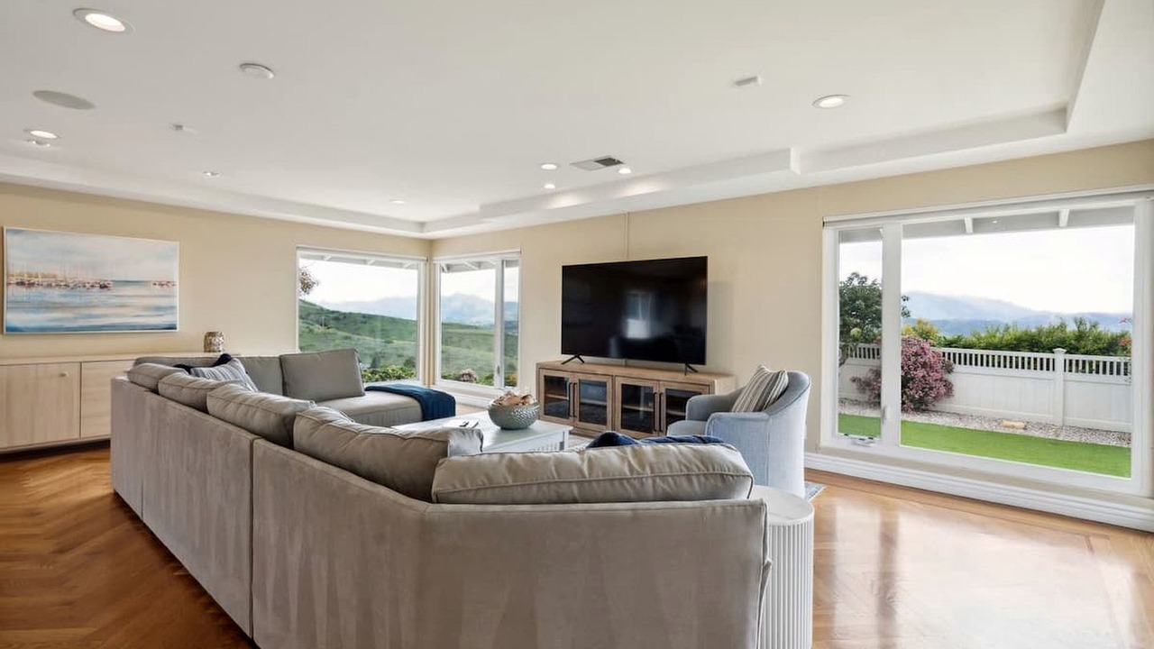 Photo of Livingroom in Thousand Oaks