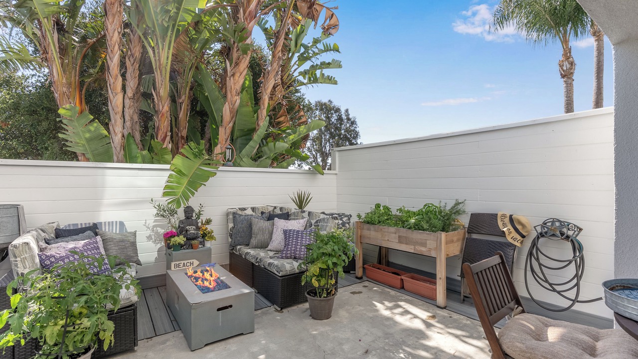 Photo of Patio Balcony in Central Malibu