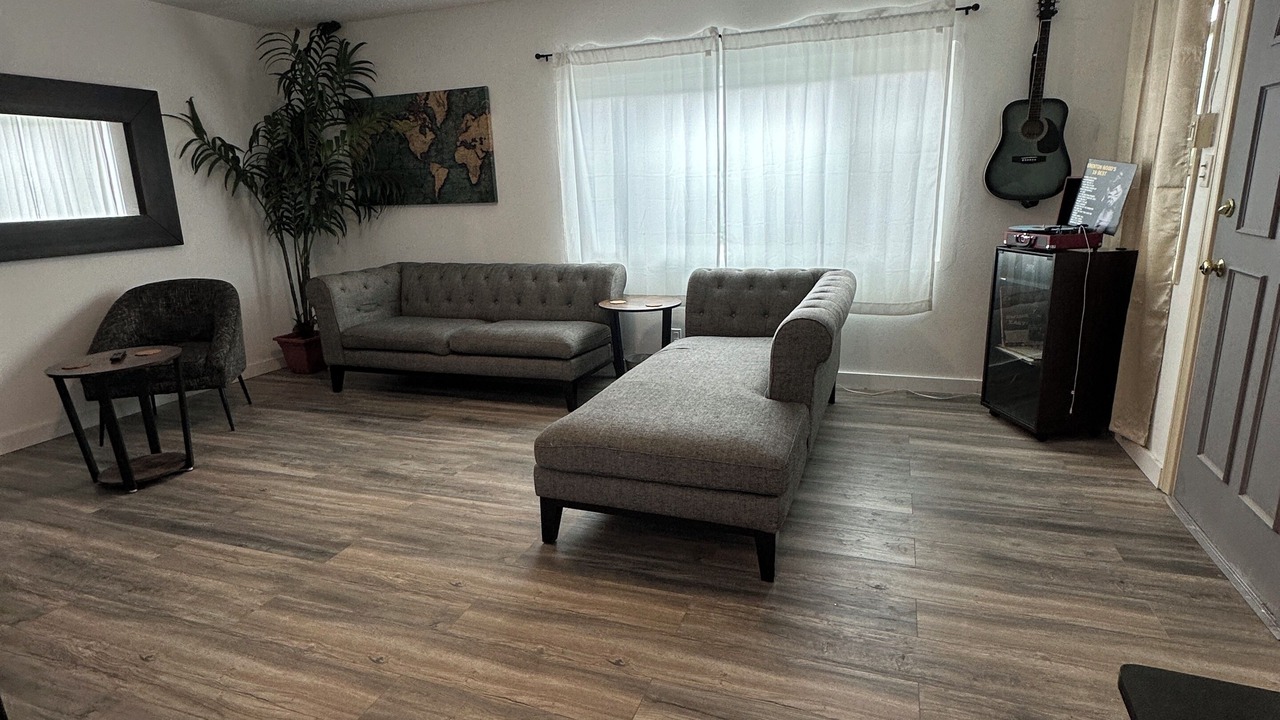 Photo of Livingroom in Lennox