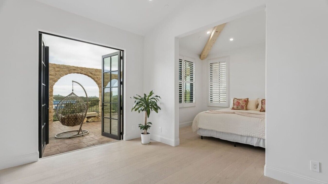 Photo of Bedroom in Malibu