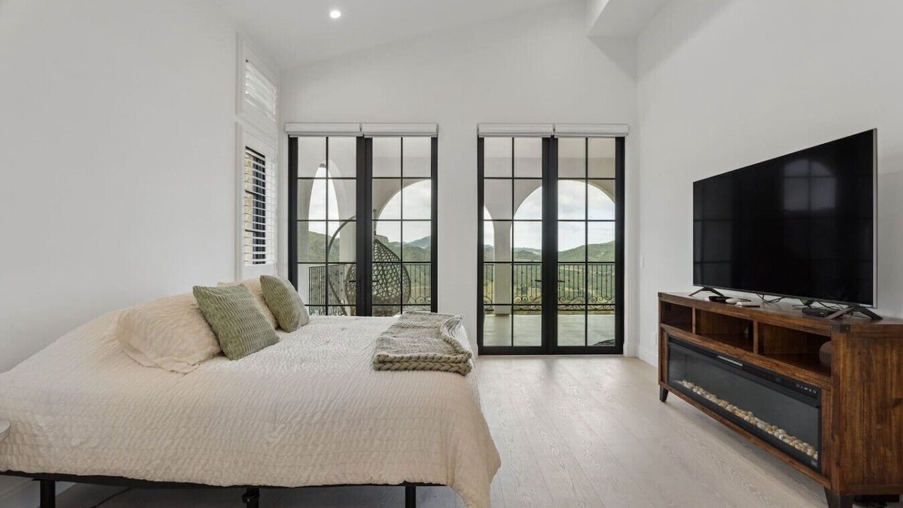 Photo of Bedroom in Malibu