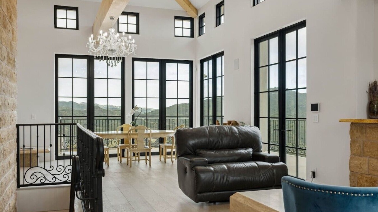Photo of Livingroom in Malibu