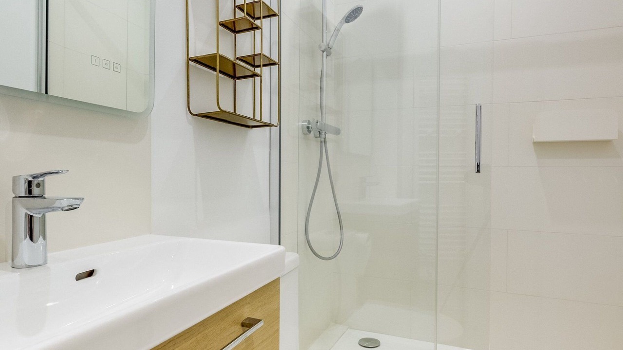 Photo of Bathroom in Quartier de la Plaine-de-Monceaux
