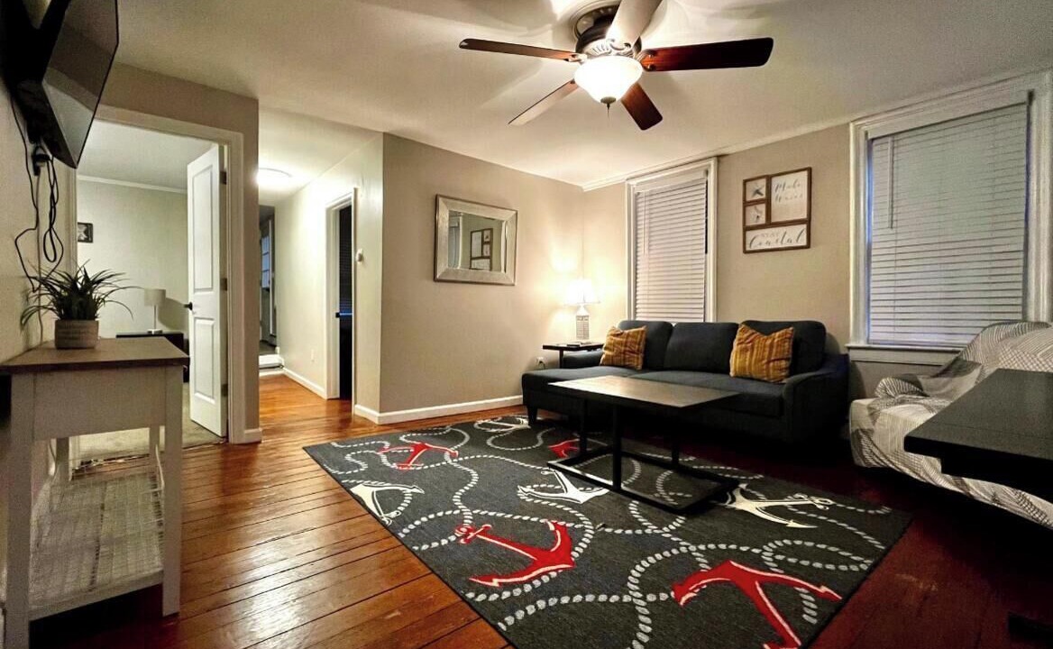 Photo of Livingroom in Top of the Hill