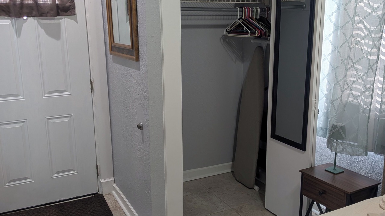 Photo of Bedroom in Black Pearl