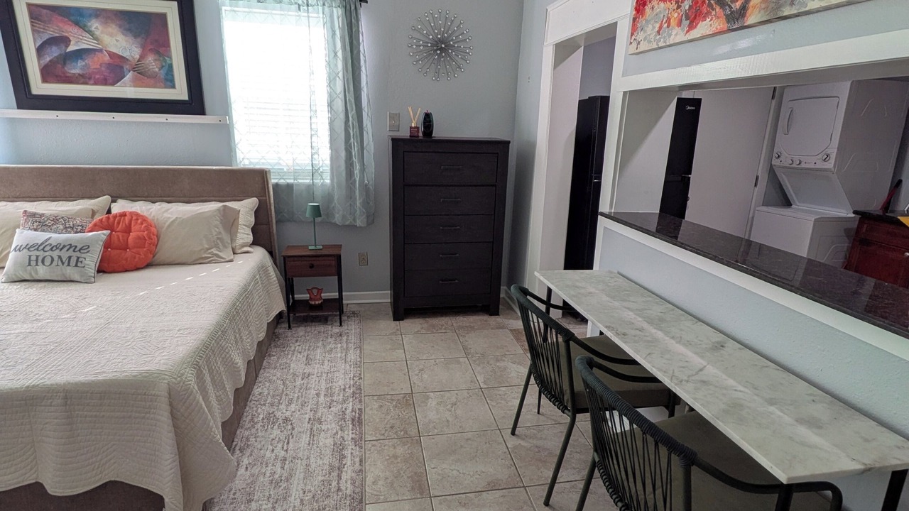Photo of Bedroom in Black Pearl