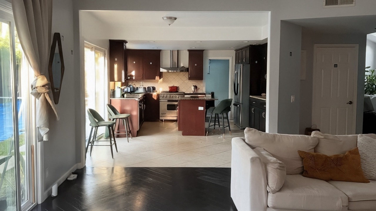 Photo of Livingroom in Reseda