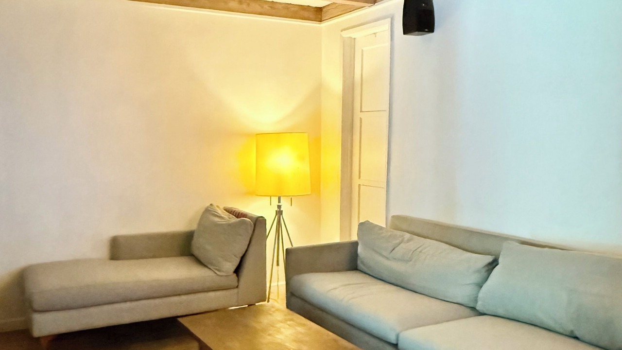 Photo of Livingroom in Mid-Wilshire