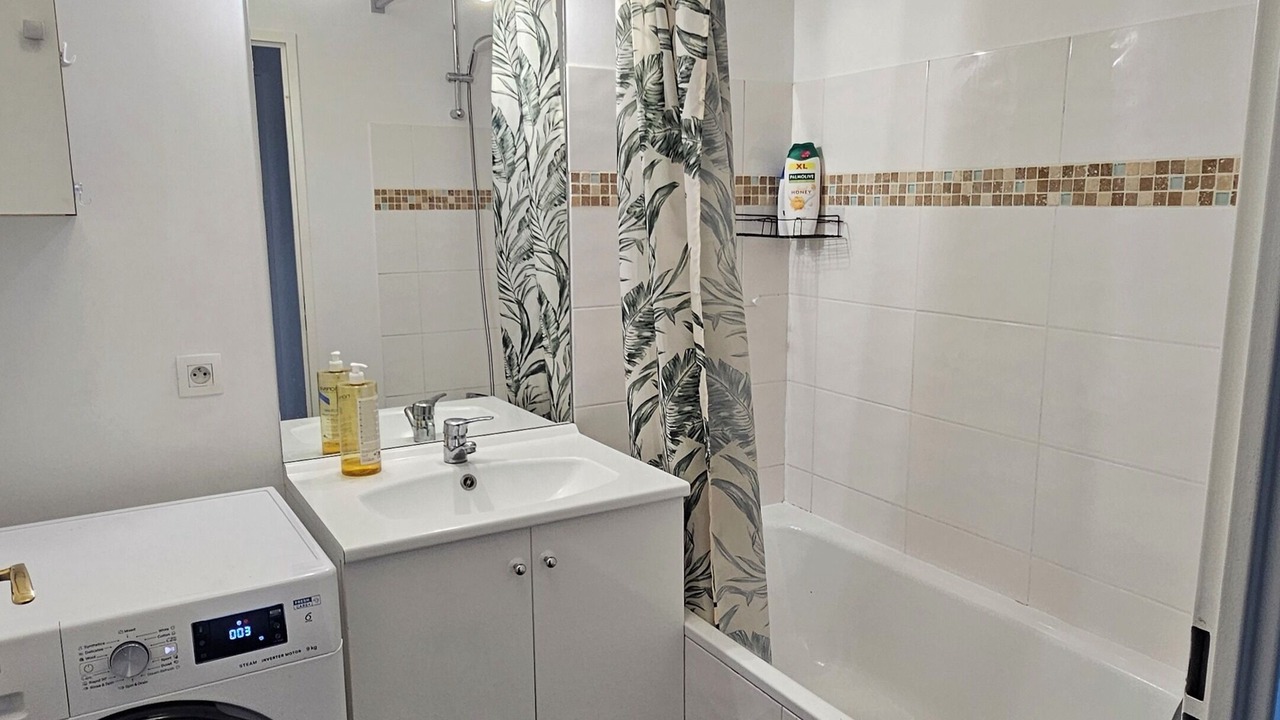 Photo of Bathroom in Bezons