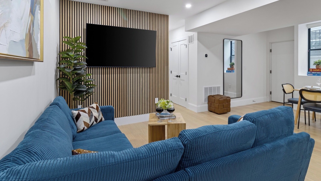 Photo of Livingroom in East Somerville