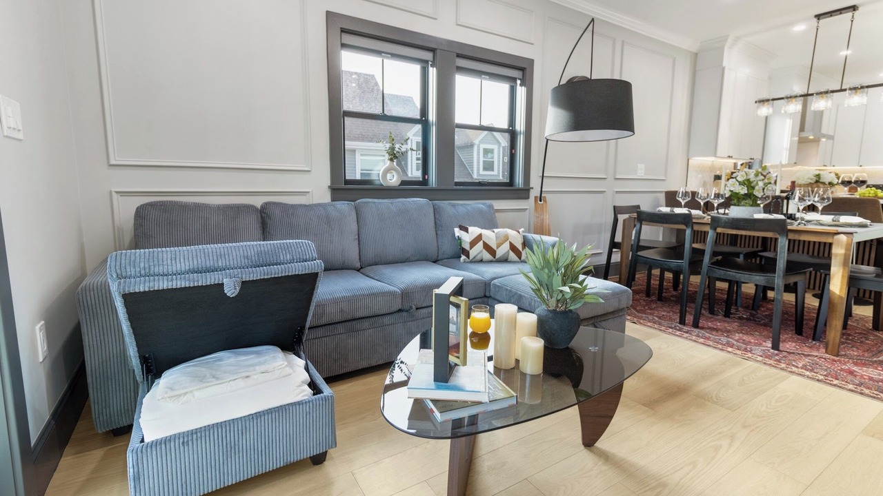 Photo of Livingroom in East Somerville