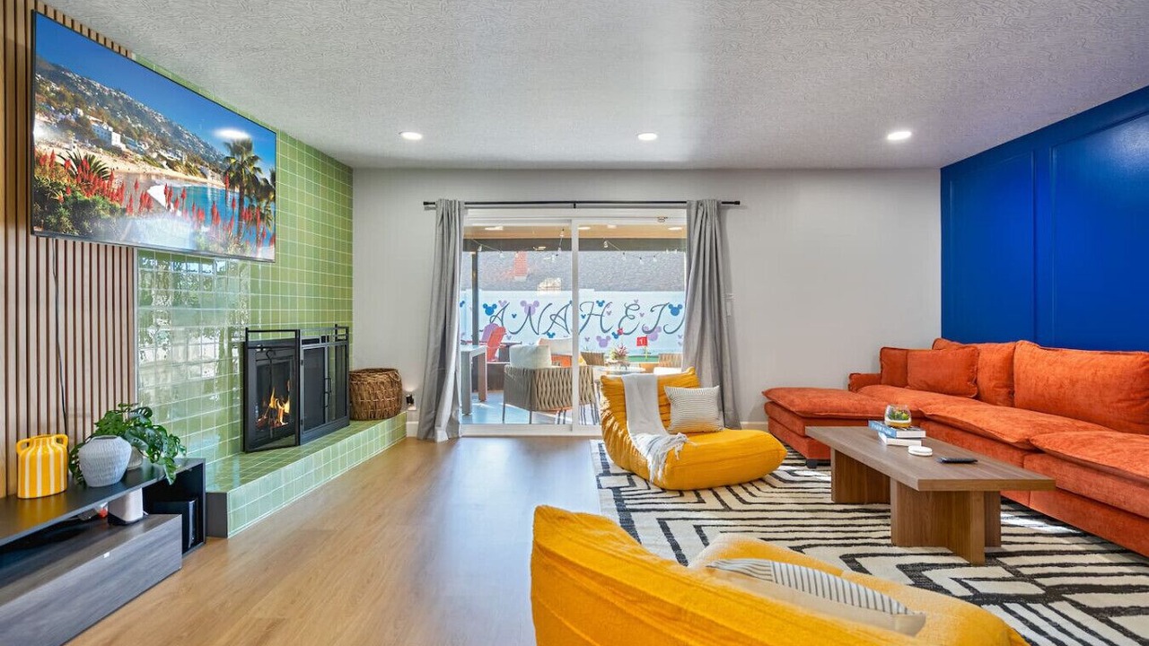 Photo of Livingroom in Sherwood Forest and Thistle Development