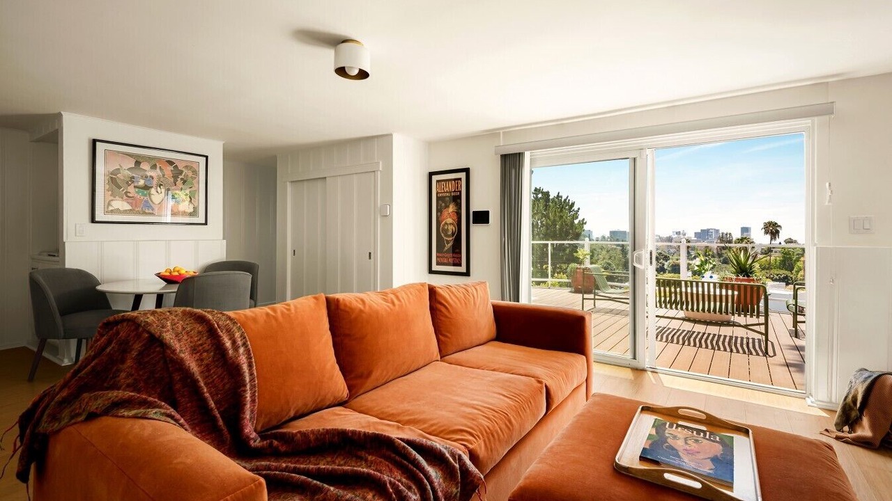 Photo of Bedroom in Hollywood Dell