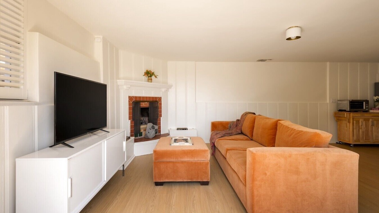 Photo of Livingroom in Hollywood Dell