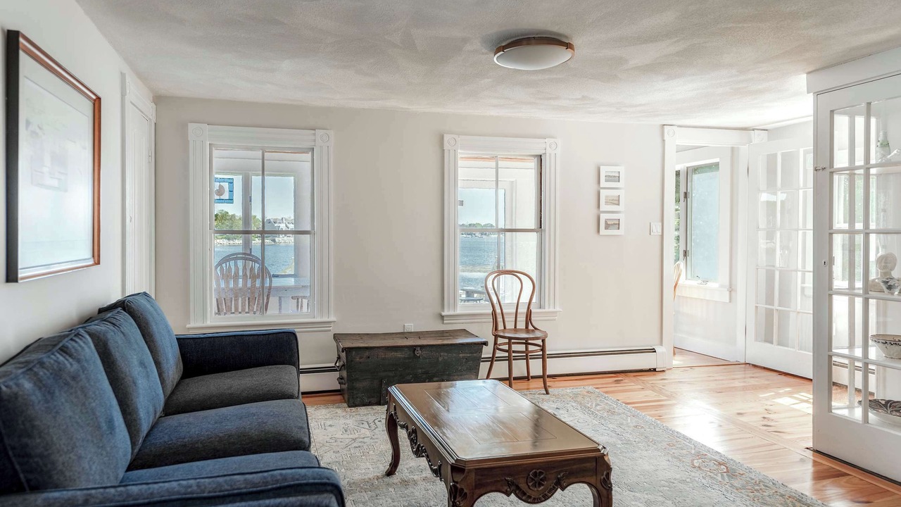 Photo of Livingroom in Gloucester