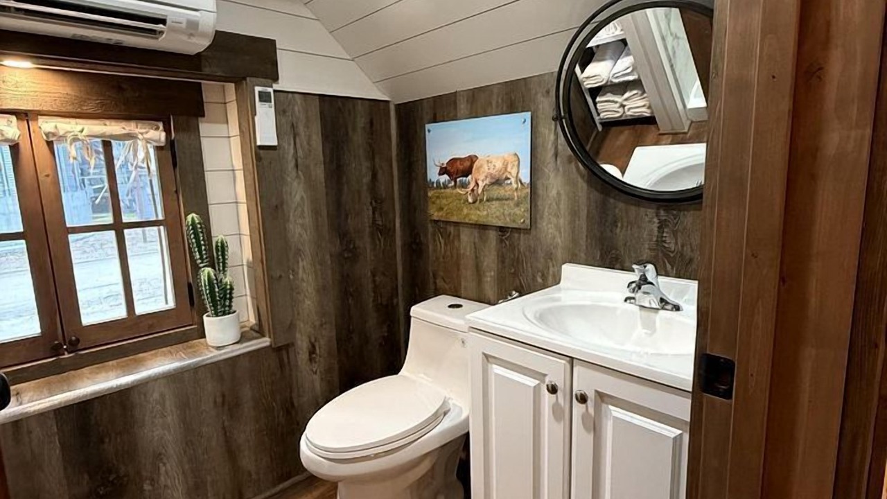 Photo of Bathroom in Pinnacles Entrance Badlands