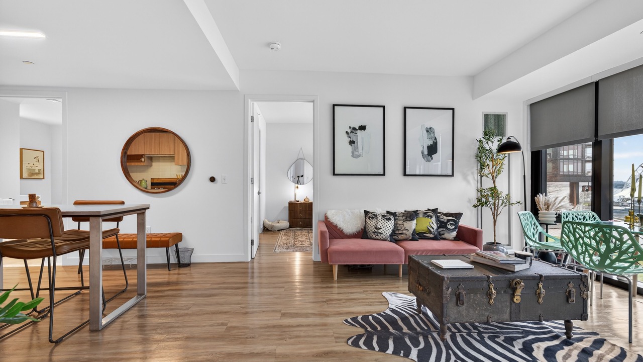 Photo of Livingroom in Seaport District