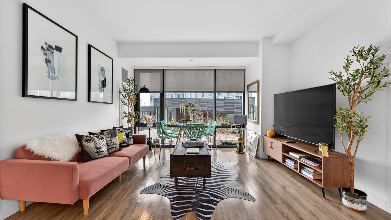 Photo of Livingroom in Seaport District