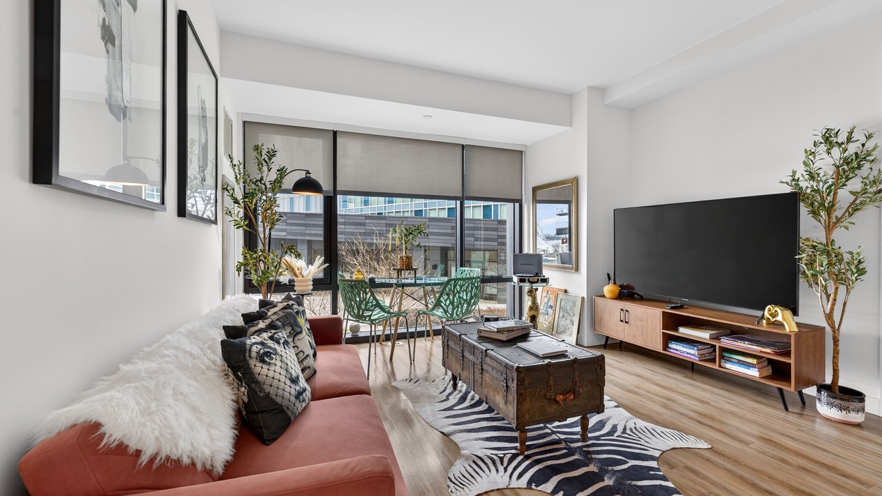 Photo of Livingroom in Seaport District