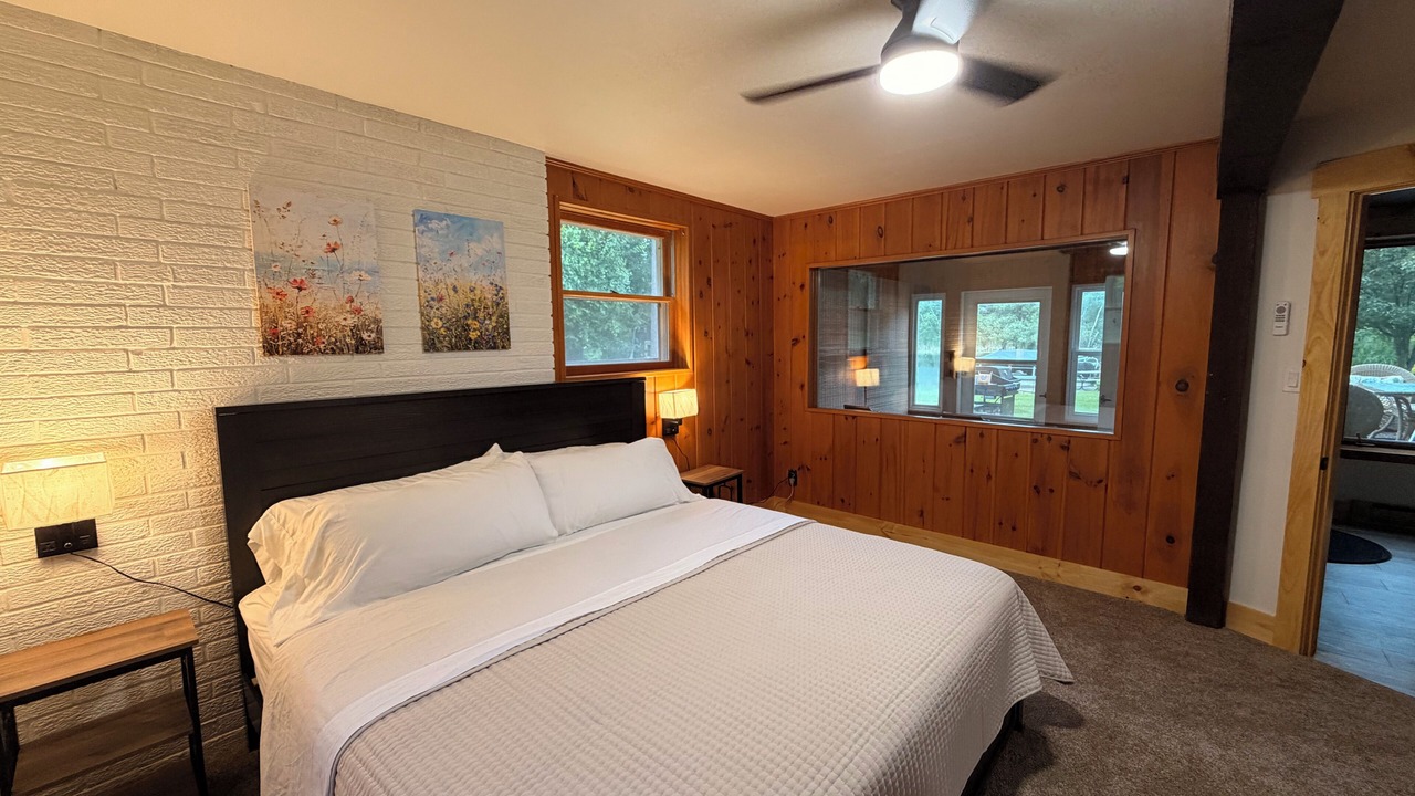 Photo of Bedroom in Iola