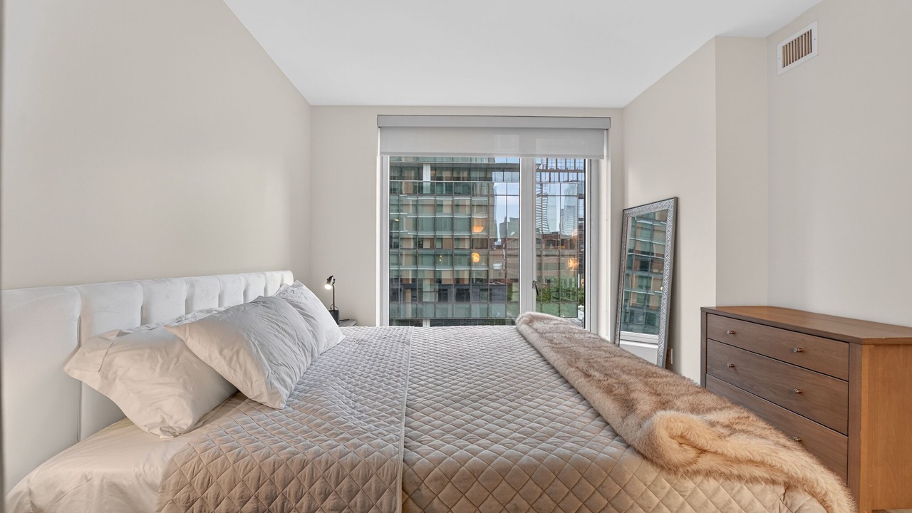 Photo of Bedroom in Seaport District