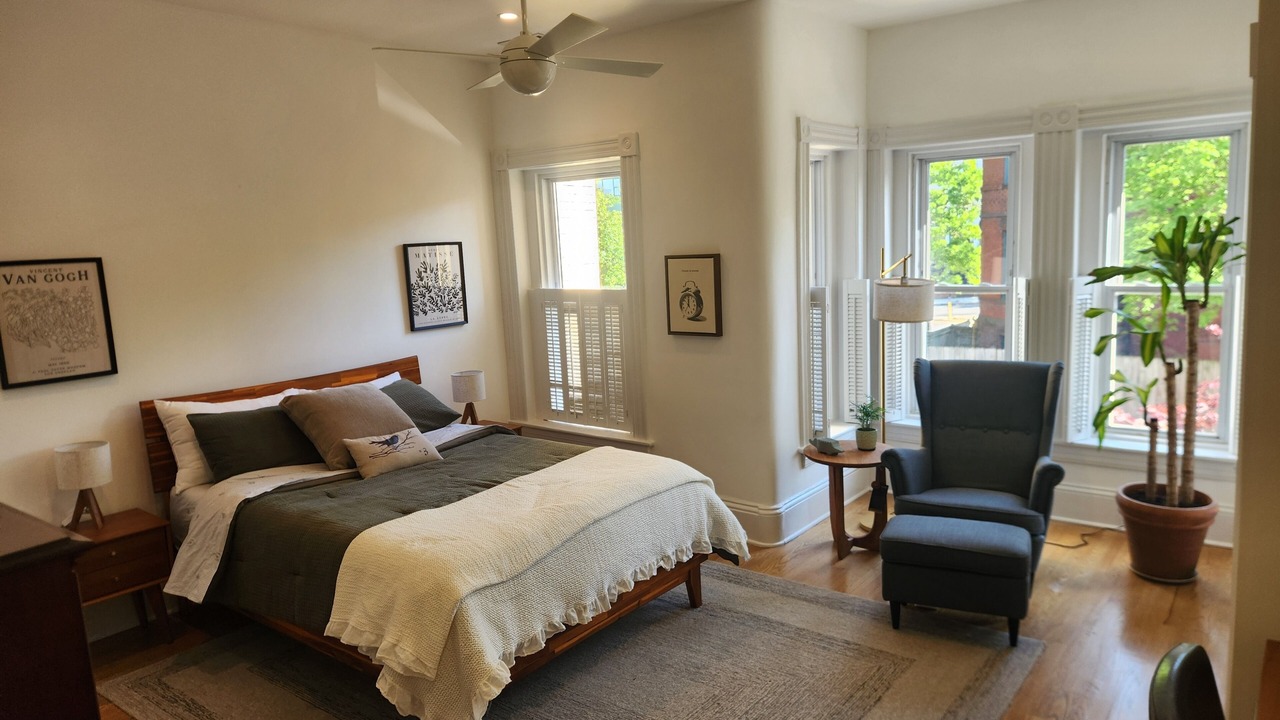 Photo of Bedroom in Truxton Circle