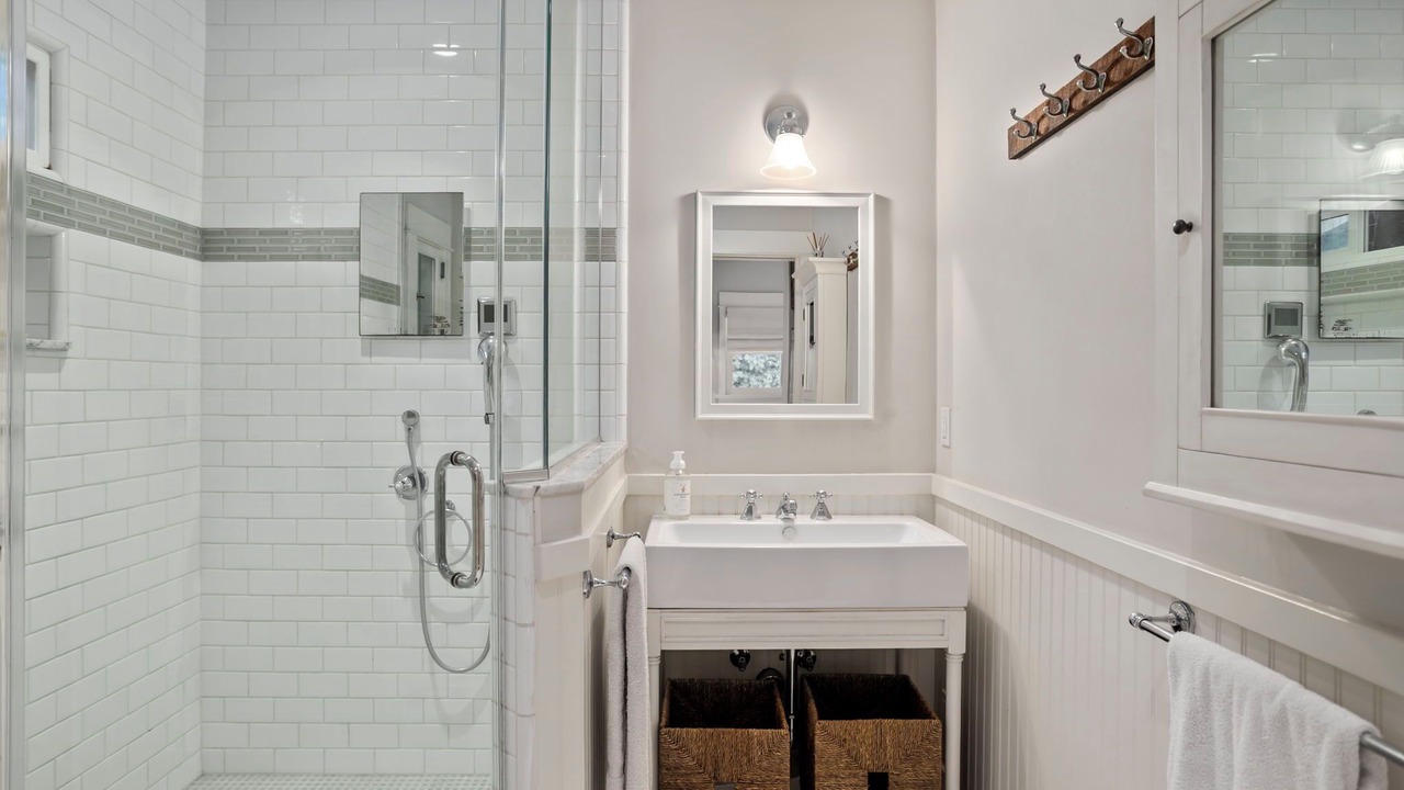Photo of Bathroom in Hollywood