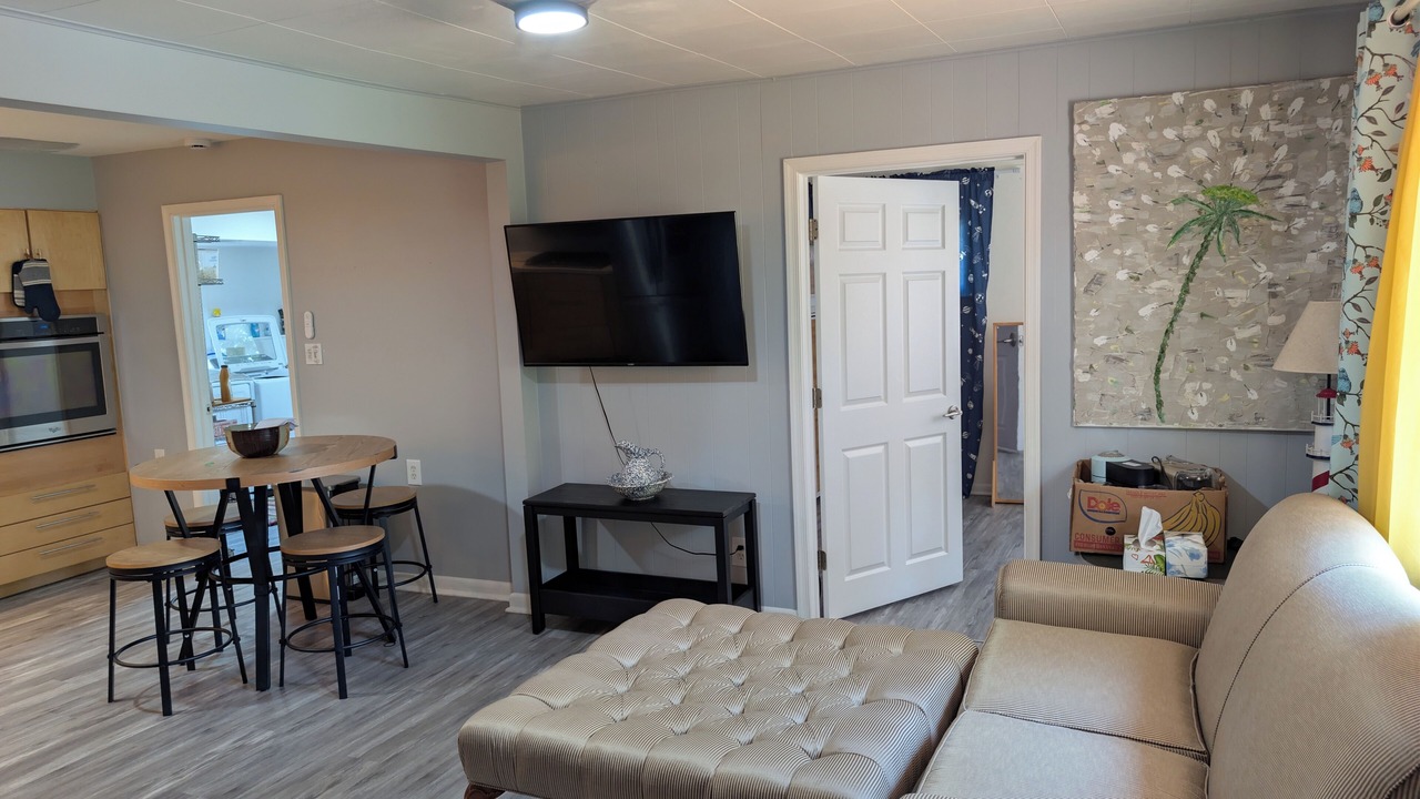 Photo of Livingroom in Shady Side