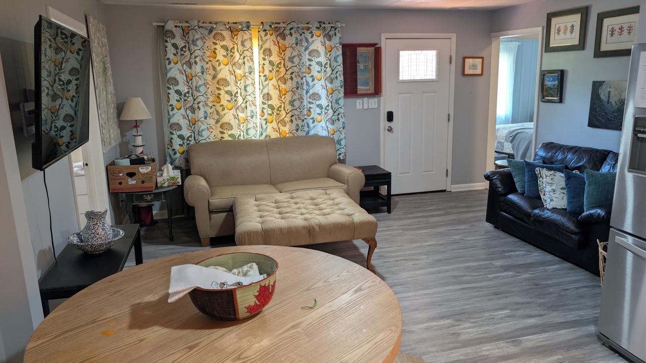 Photo of Livingroom in Shady Side