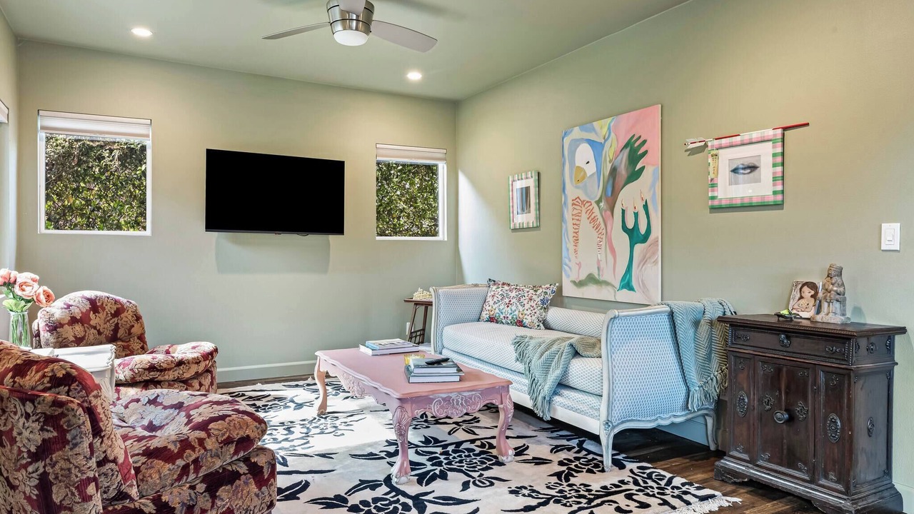 Photo of Livingroom in Silver Lake