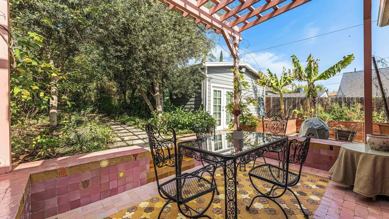 Photo of Outdoor in Silver Lake