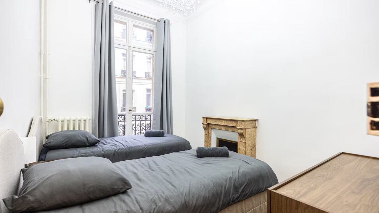 Photo of Bedroom in 8th Arrondissement