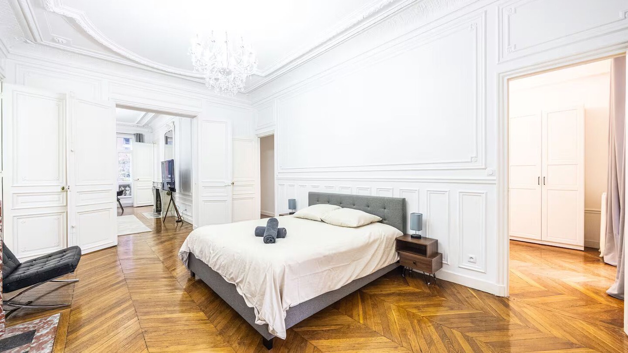 Photo of Bedroom in 8th Arrondissement