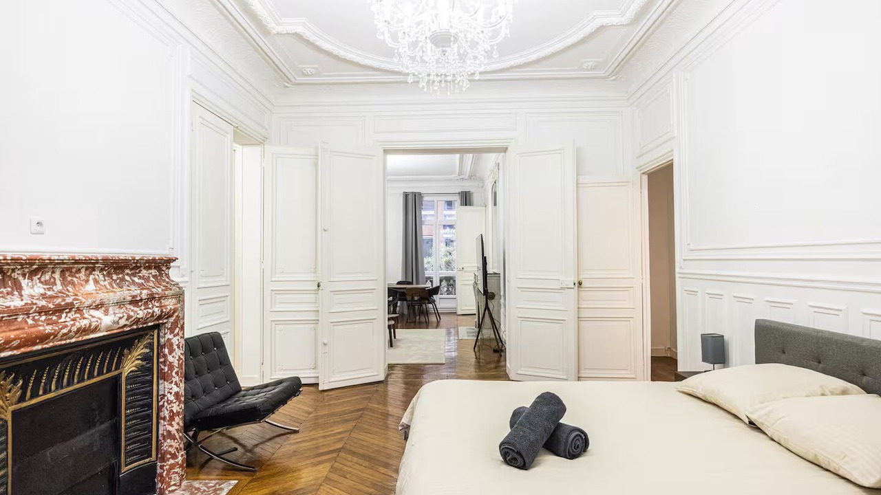 Photo of Bedroom in 8th Arrondissement