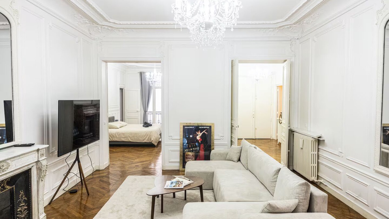 Photo of Livingroom in 8th Arrondissement