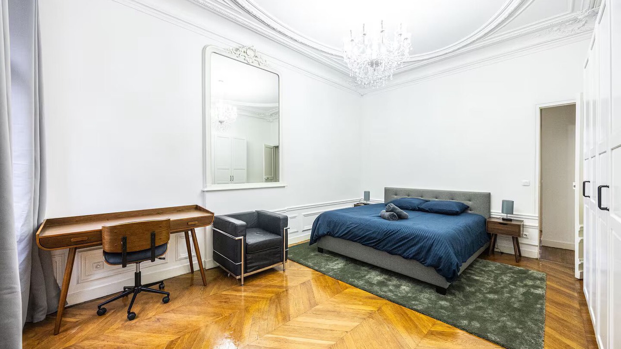 Photo of Bedroom in 8th Arrondissement