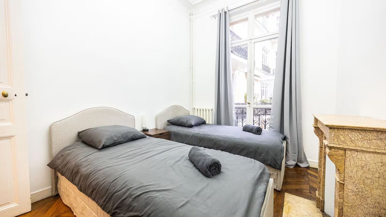 Photo of Bedroom in 8th Arrondissement