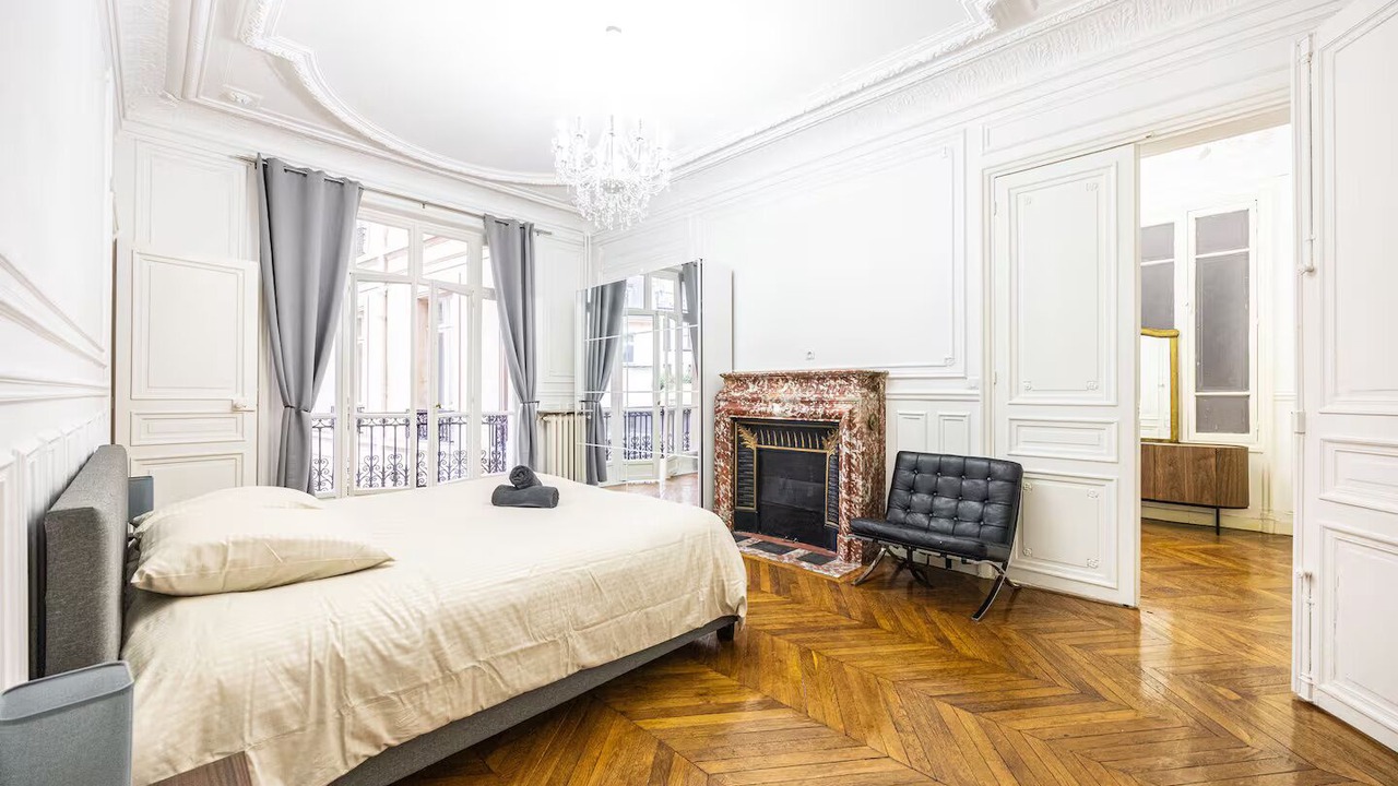 Photo of Bedroom in 8th Arrondissement