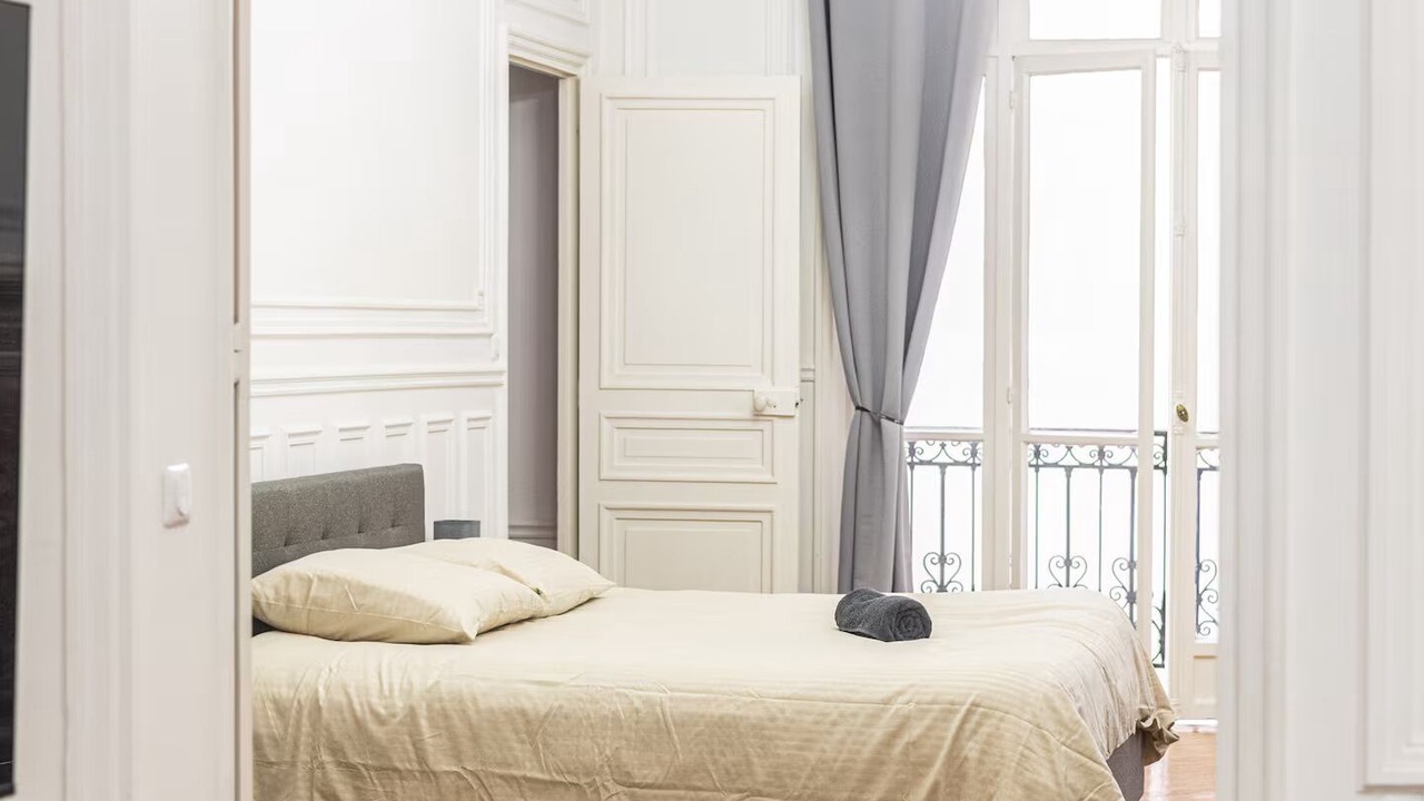 Photo of Bedroom in 8th Arrondissement