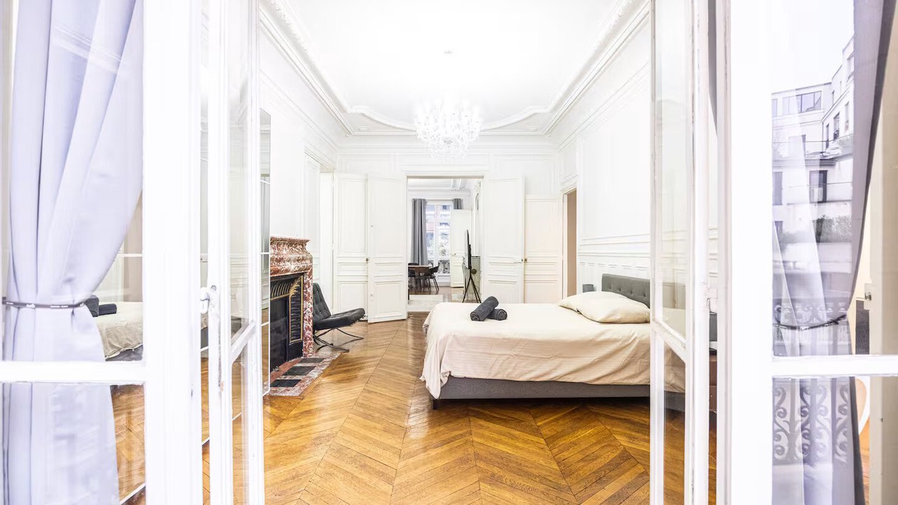Photo of Bedroom in 8th Arrondissement