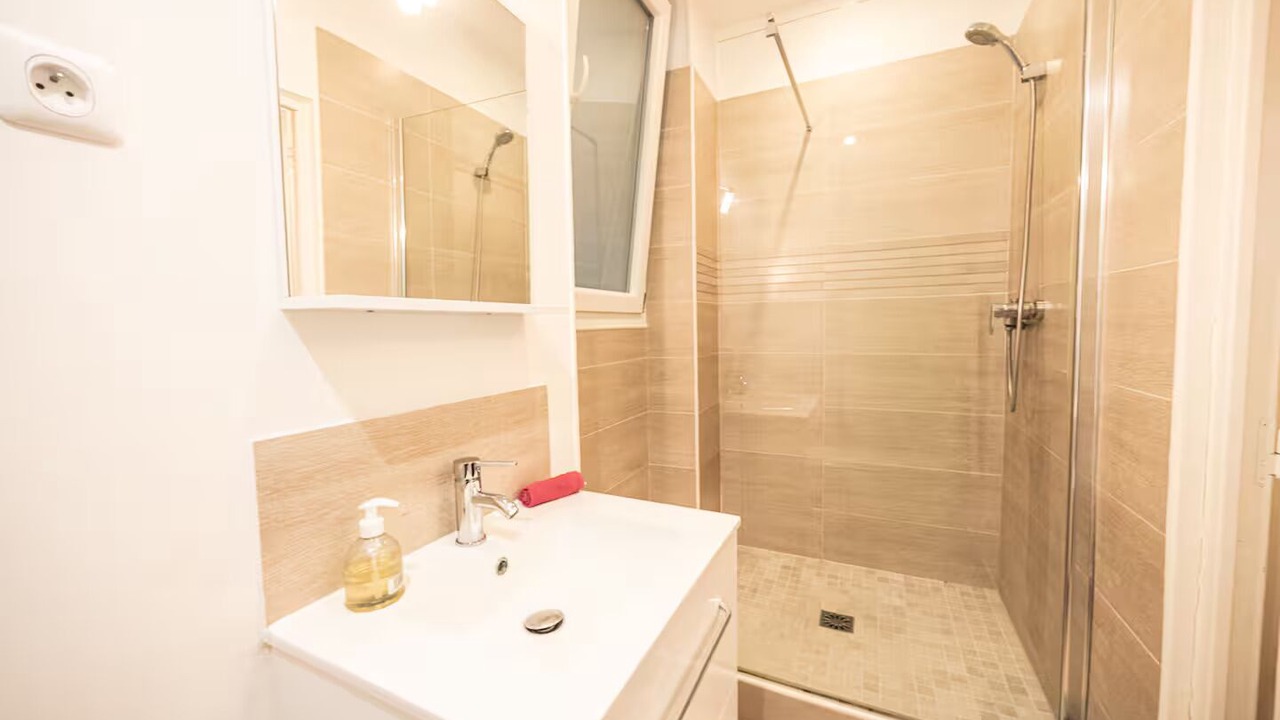 Photo of Bathroom in 8th Arrondissement