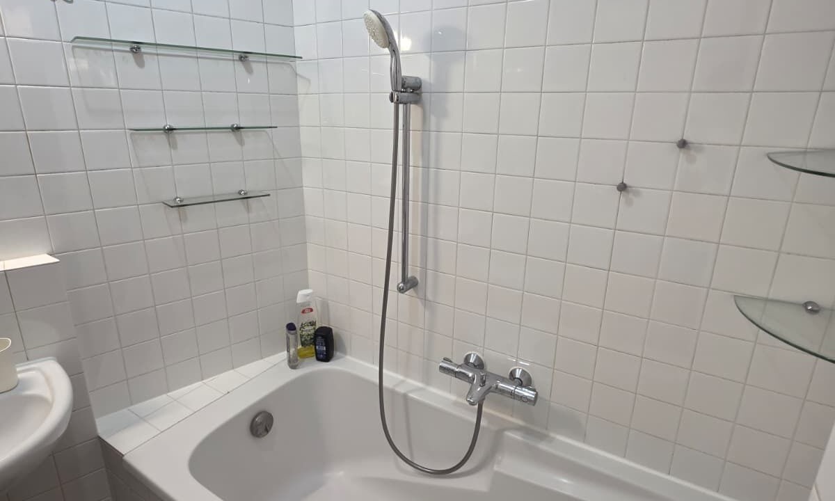 Photo of Bathroom in Drancy Centre