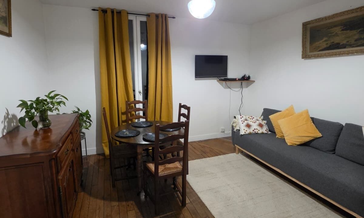 Photo of Livingroom in Drancy Centre