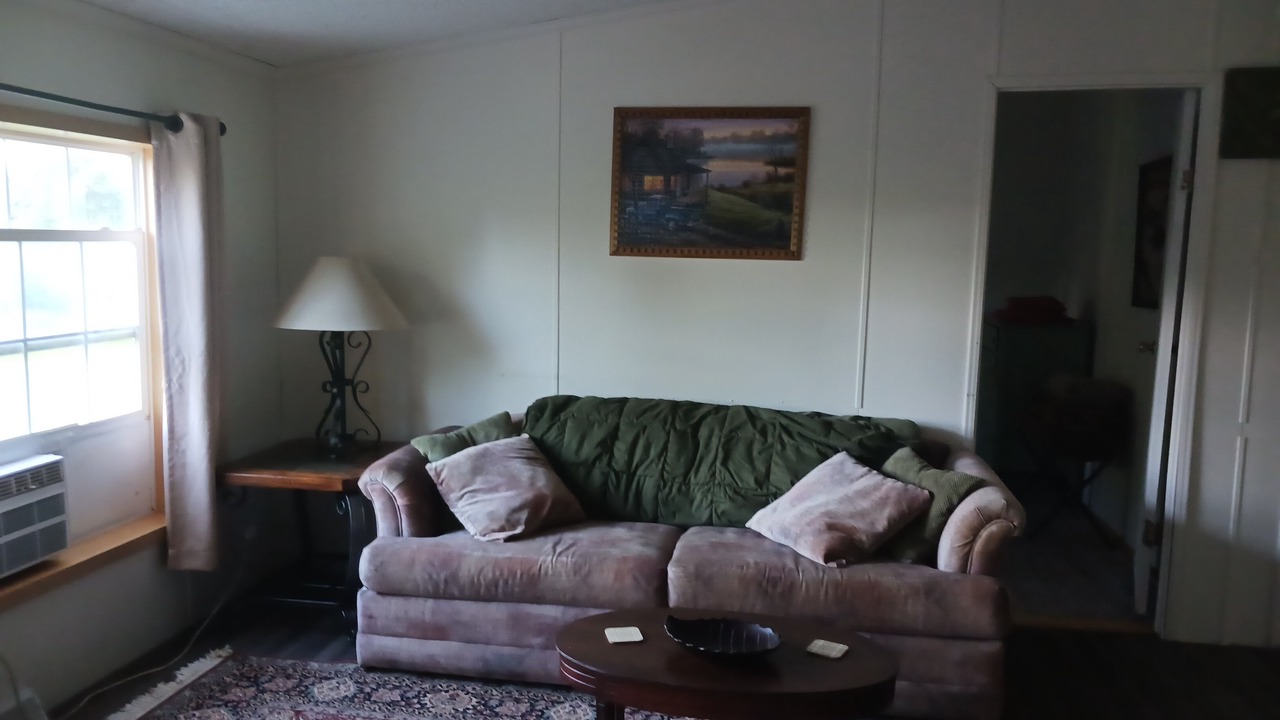 Photo of Livingroom in Holcombe