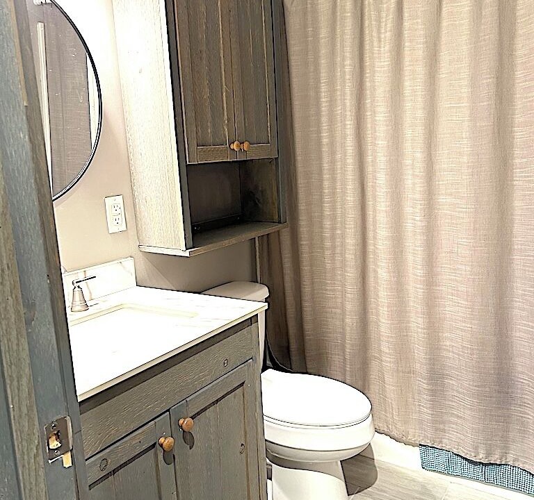 Photo of Bathroom in Calvert Beach-Long Beach