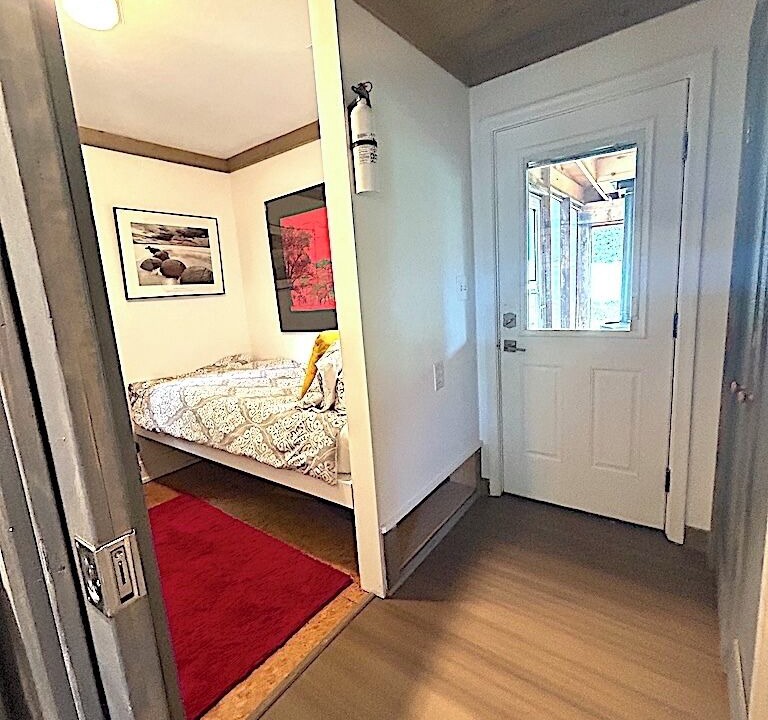 Photo of Bedroom in Calvert Beach-Long Beach